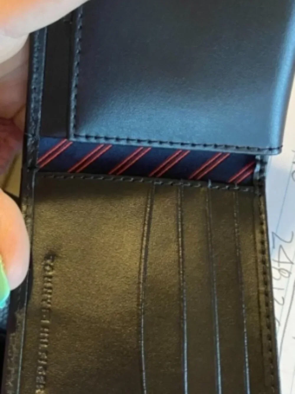Tommy Hilfiger Men's Leather Bifold Wallet (759)